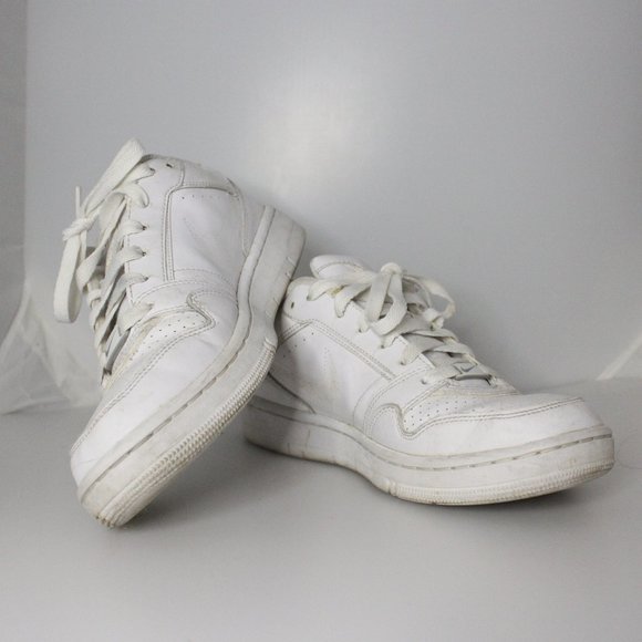 Nike Shoes - Nike Air Prestige III Low Sneakers